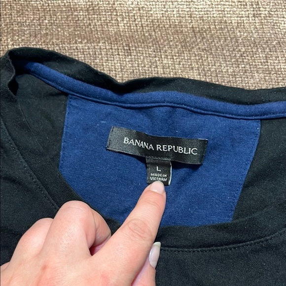 Banana Republic Black Long Sleeve Tee Classic Crew, Size Large - Picture 2 of 2